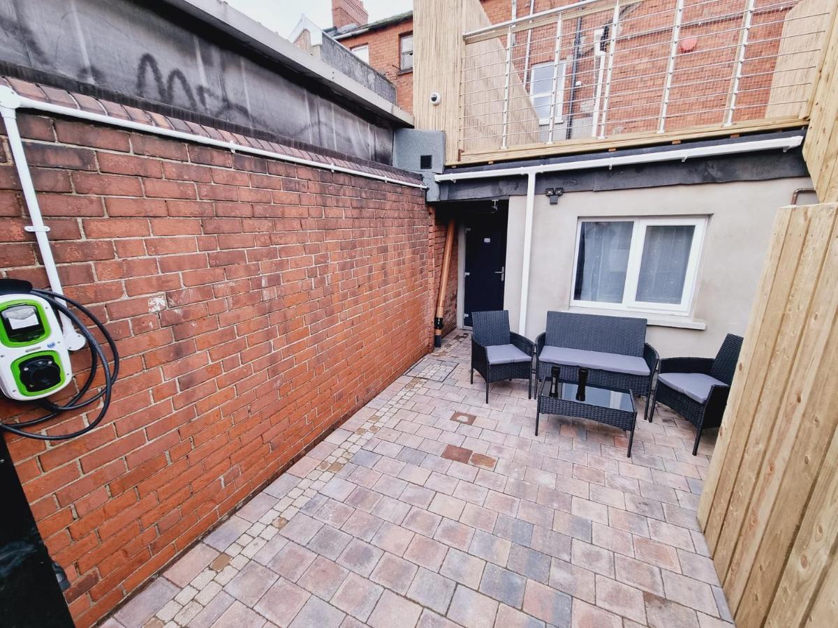 Appartement Lmk, Spacious 1 Bedroom Ground Floor Apartment, Ev Charger, Free Parking Wi-fi, Great Location *