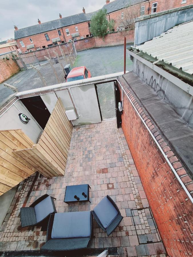 Lmk, Spacious 1 Bedroom Ground Floor Apartment, Ev Charger, Free Parking Wi-fi, Great Location Appartement