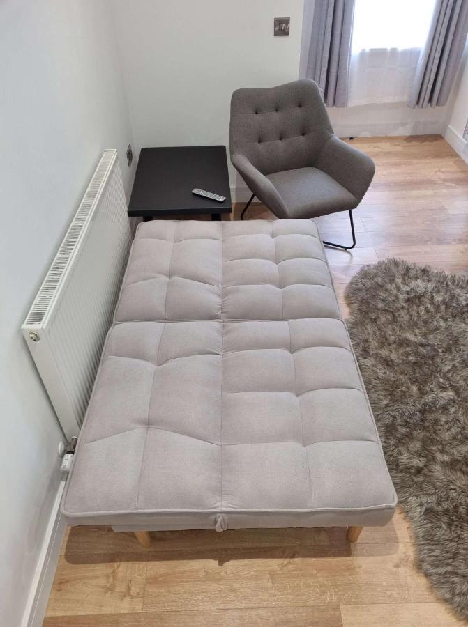 Appartement Lmk, Spacious 1 Bedroom Ground Floor Apartment, Ev Charger, Free Parking Wi-fi, Great Location *