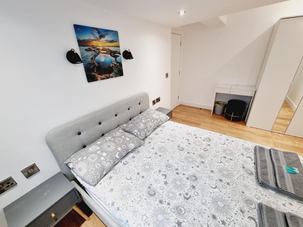 Lmk, Spacious 1 Bedroom Ground Floor Apartment, Ev Charger, Free Parking Wi-fi, Great Location Appartement