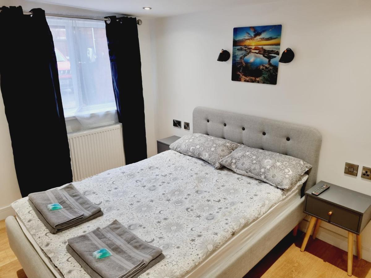 Appartement Lmk, Spacious 1 Bedroom Ground Floor Apartment, Ev Charger, Free Parking Wi-fi, Great Location Belfast