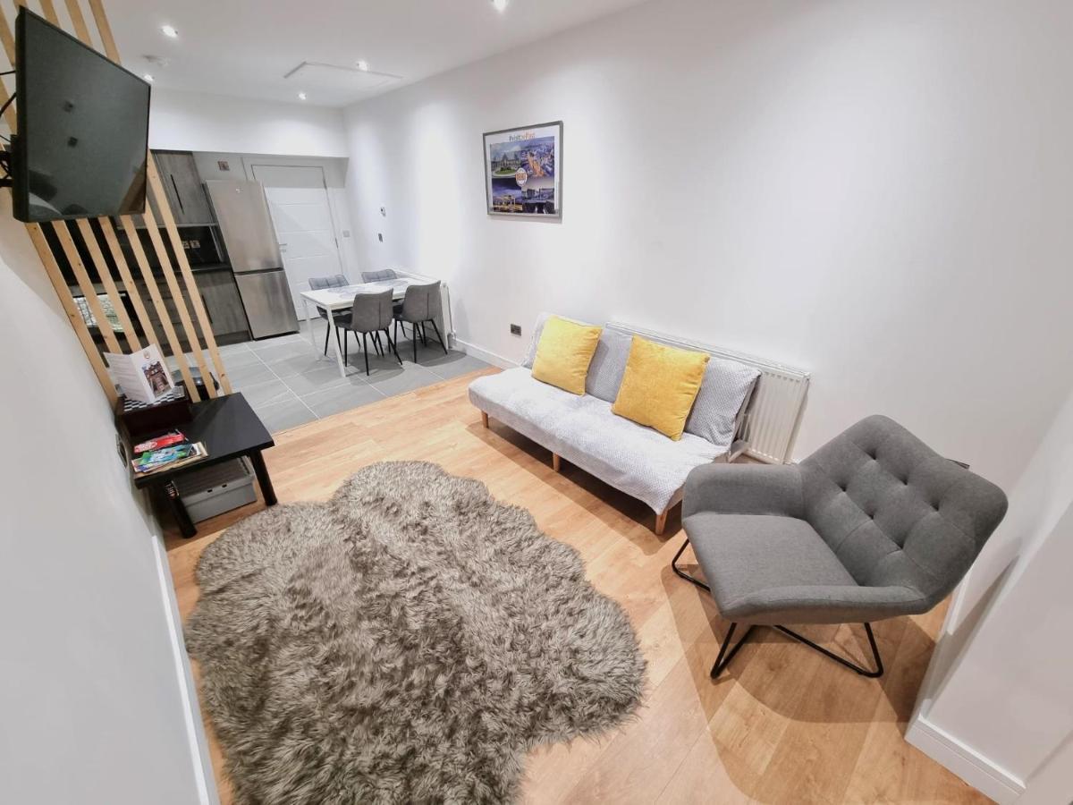 Appartement Lmk, Spacious 1 Bedroom Ground Floor Apartment, Ev Charger, Free Parking Wi-fi, Great Location