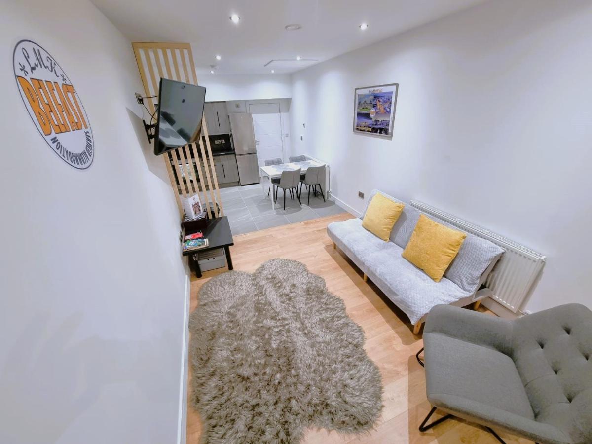 Lmk, Spacious 1 Bedroom Ground Floor Apartment, Ev Charger, Free Parking Wi-fi, Great Location Appartement